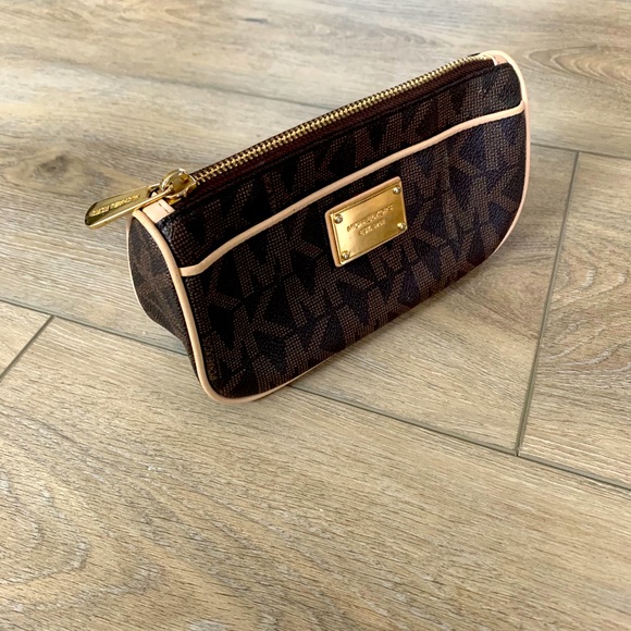 Michael Kors Accessory Zipper Bag